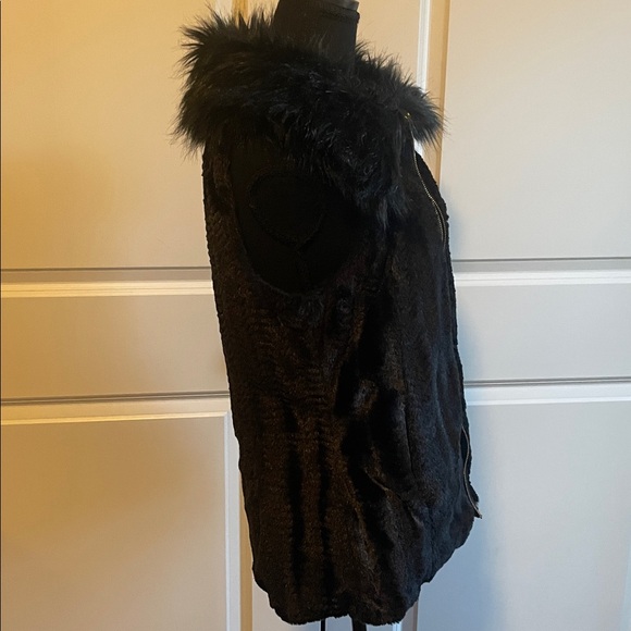 Marc New York Black Faux Fur Vest Size Medium - Picture 2 of 9